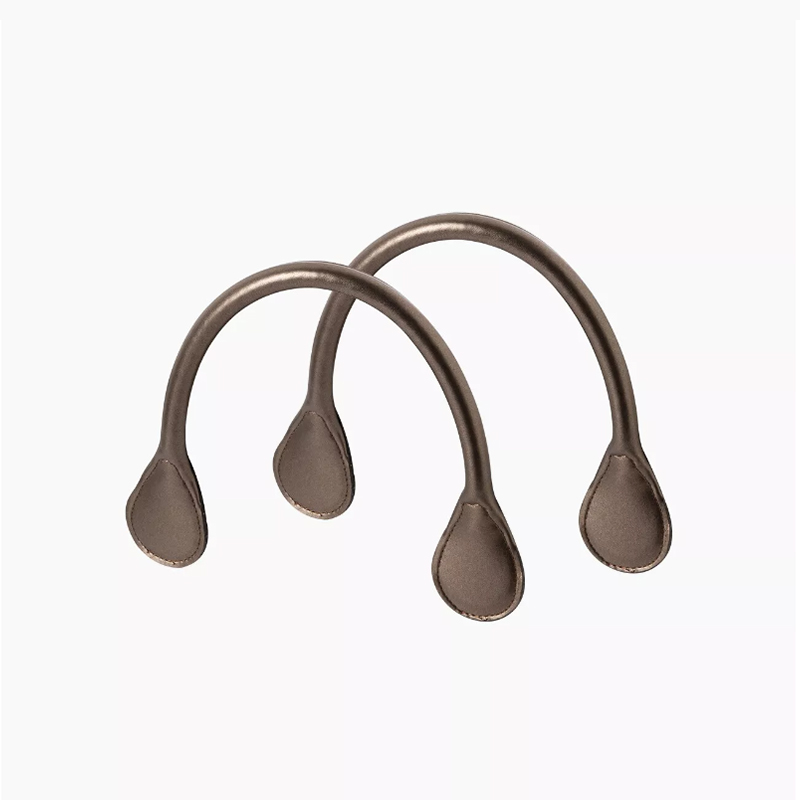 Poignee-courte-etain-faux-cuir-nappa